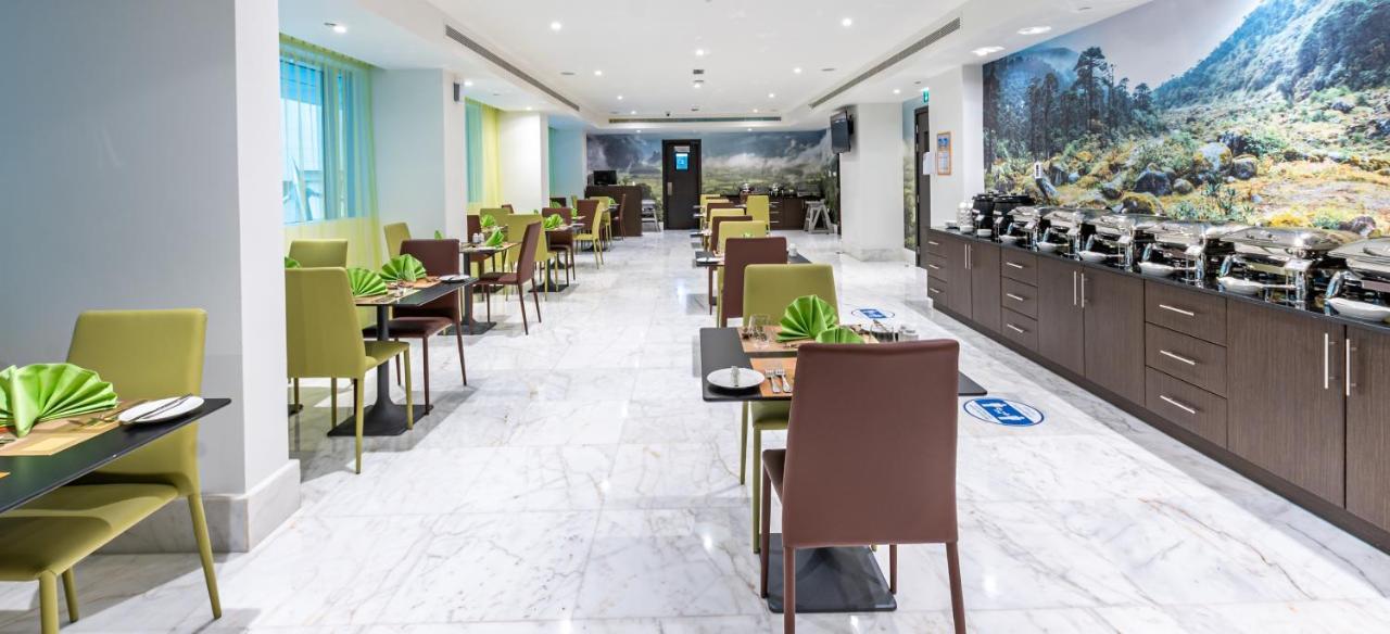Gravity Hotel Abu Zabi Zewnętrze zdjęcie